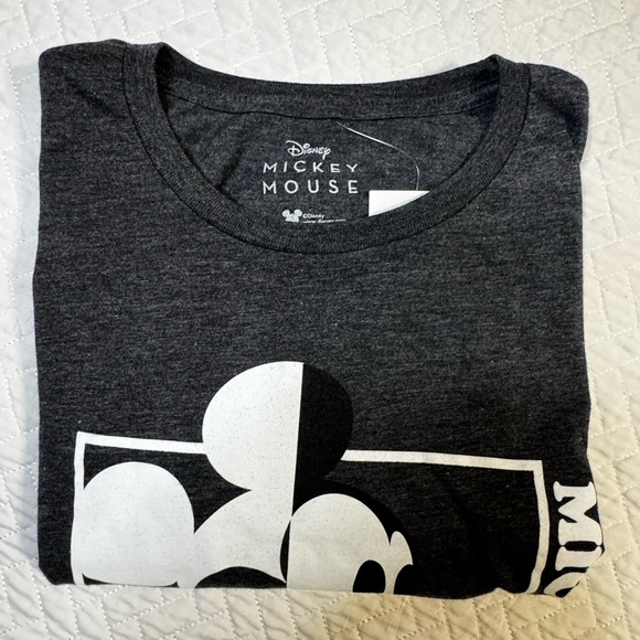 Disney Mickey Mouse black t-shirt Size 2XLT.  Dark heather charcoal - Picture 8 of 8